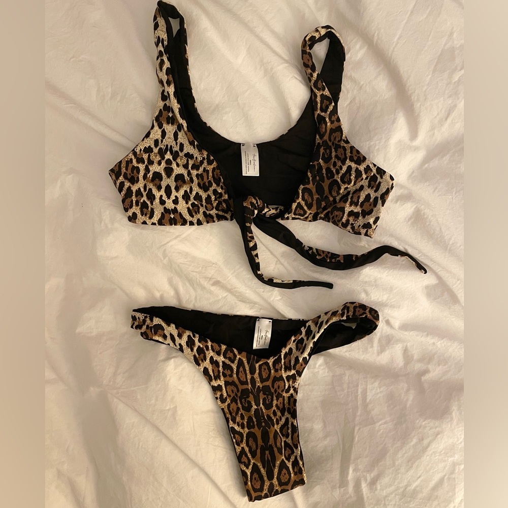 New 437 Kenzie Set - Leopard Size SM